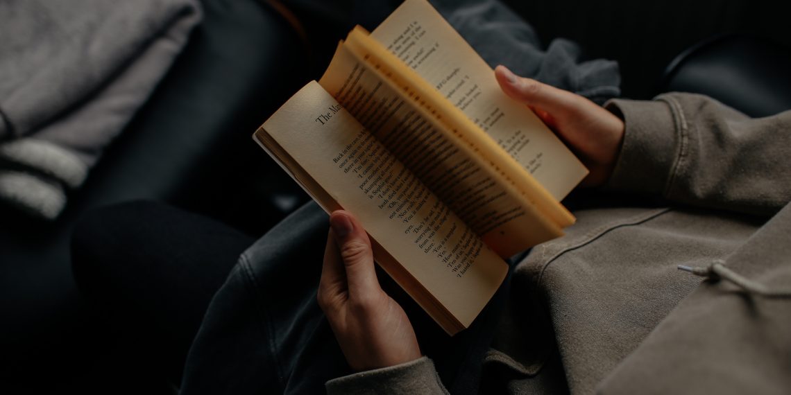 Тёплые сумерки. Звёзды над садом