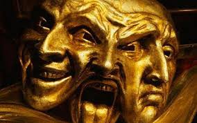 И гладит Янус нас двуликий