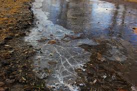 Снова к вечеру схвачены лужи