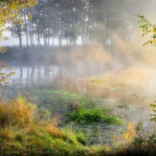  С облаками примчался ветер