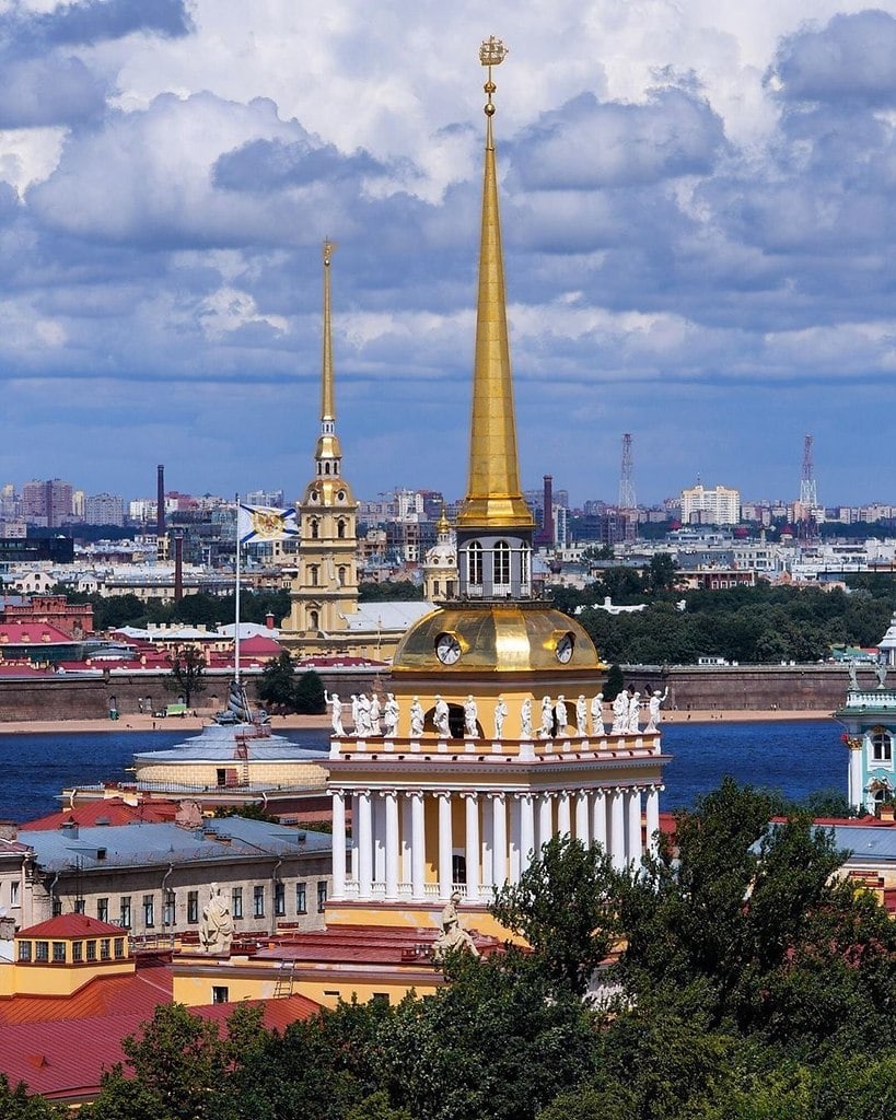 .Кто сказал, что Питер – серый город?