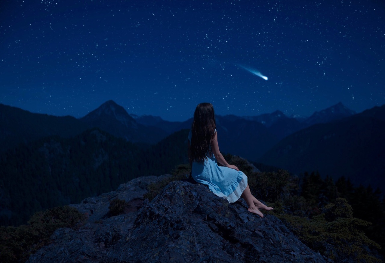 В тишине полночных гор и звёзд...