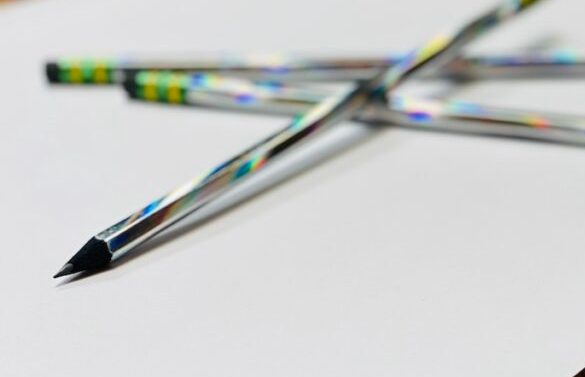 "Оказались карандаш под рукою..."