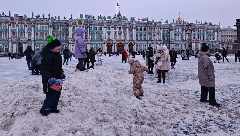 Питер рад приходу снега